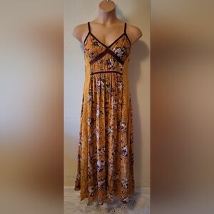 Chelsea & Violet Falling Rose Full length dress Women's Size Small